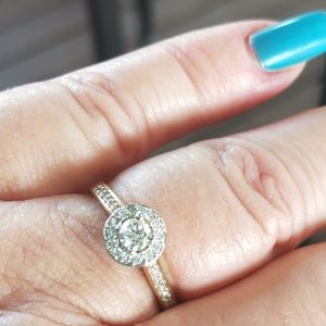 Meet your Posher, Della